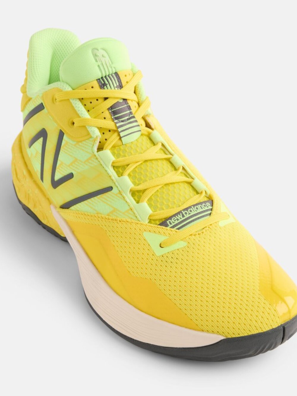 Brand New New Balance Men Size 9.5 Two Way V4 Basketball Shoes - Cushioned